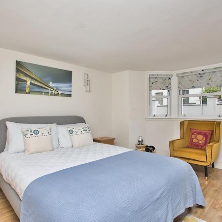 Spacious Seaside Escape In The Heart Of Deal, 4 Mins From The Beach Dış mekan fotoğraf