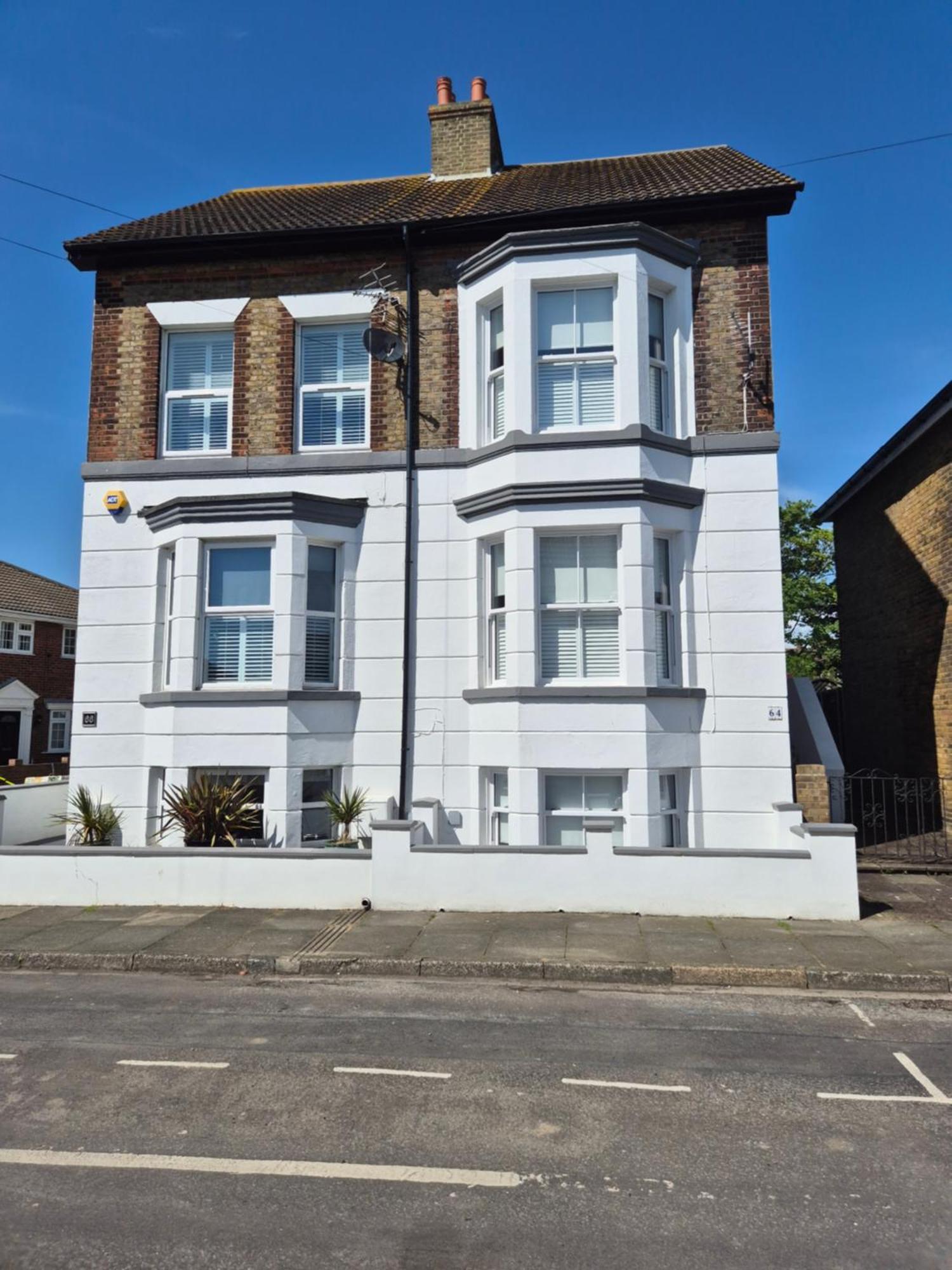 Spacious Seaside Escape In The Heart Of Deal, 4 Mins From The Beach Dış mekan fotoğraf