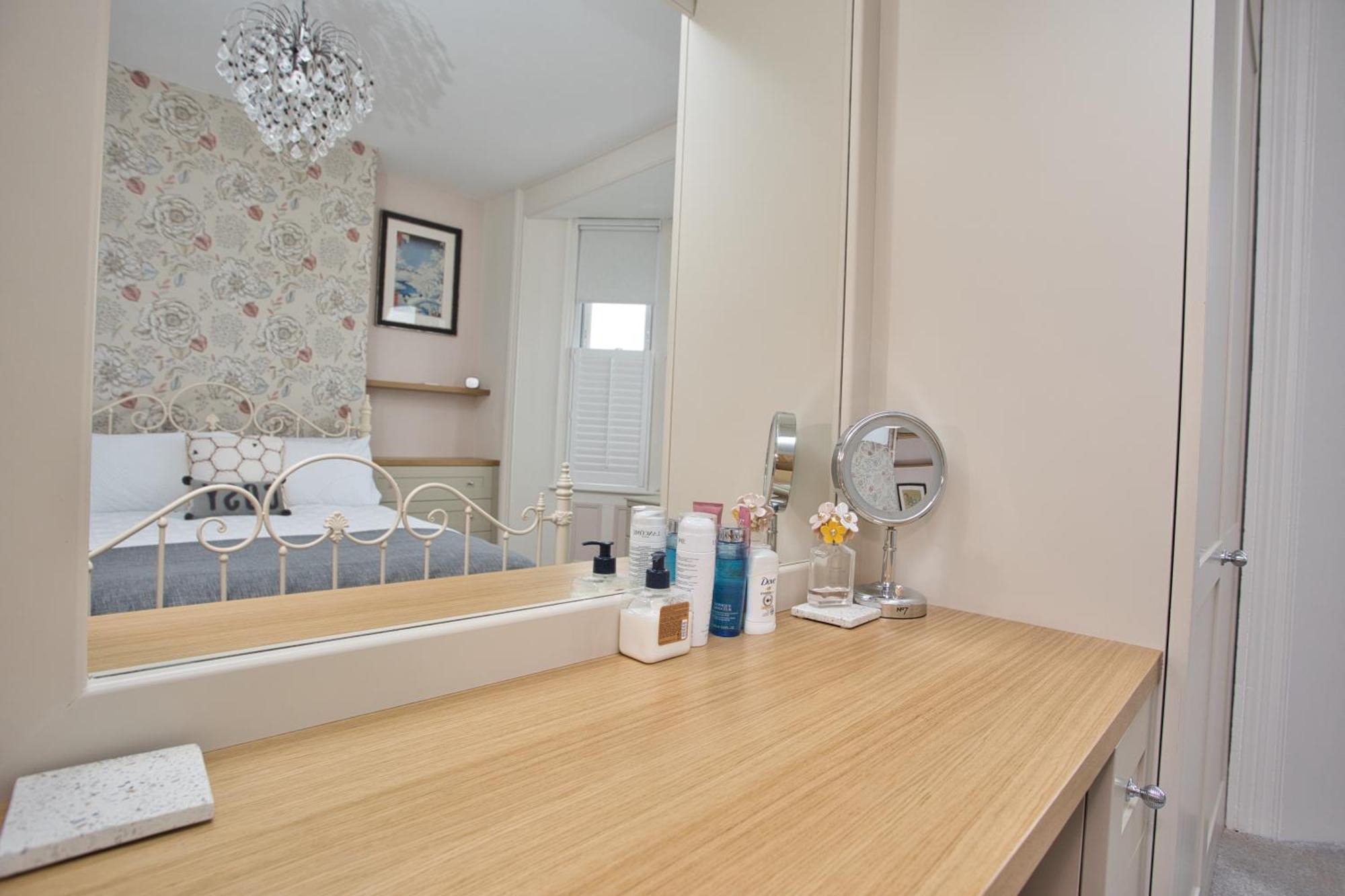 Spacious Seaside Escape In The Heart Of Deal, 4 Mins From The Beach Dış mekan fotoğraf