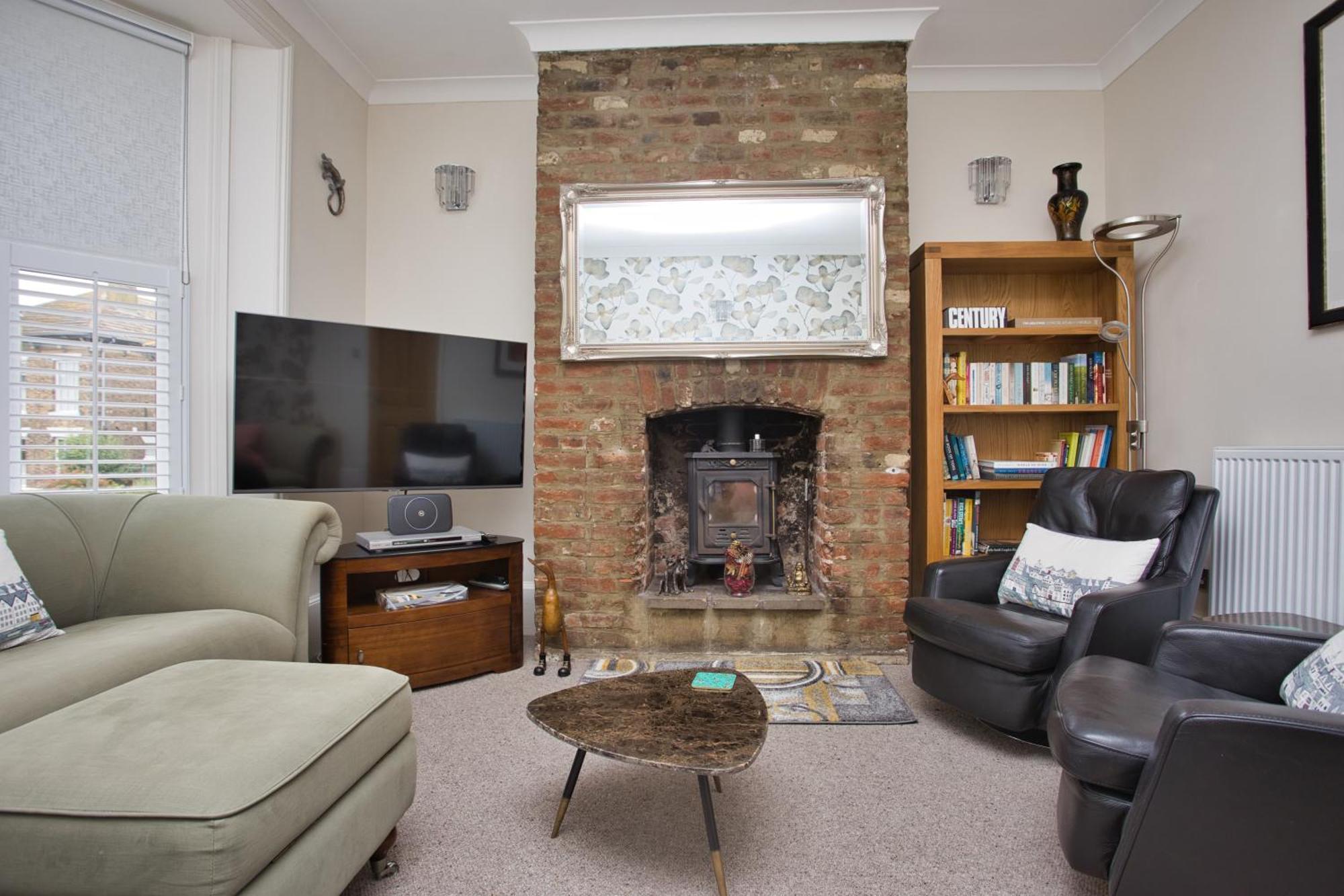 Spacious Seaside Escape In The Heart Of Deal, 4 Mins From The Beach Dış mekan fotoğraf